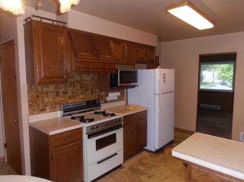7122 Arkansas Ave, Hammond, IN 46323-2317