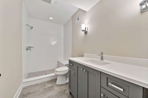 5 Mcintosh Ave, Willowbrook IL  60514-1177 exterior