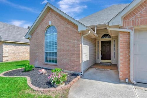 8705 Tigris Trl, Fort Worth TX  76118-7459 exterior