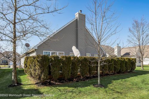 34 Redwood Dr, Tinton Falls NJ  07712-8702 exterior