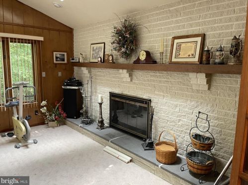 112 Bentley Ln, Lancaster PA  17603-6223 exterior