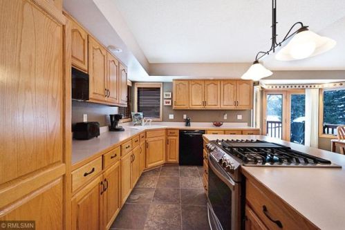 2300 Oak Glen Ct, Stillwater, MN 55082-9612