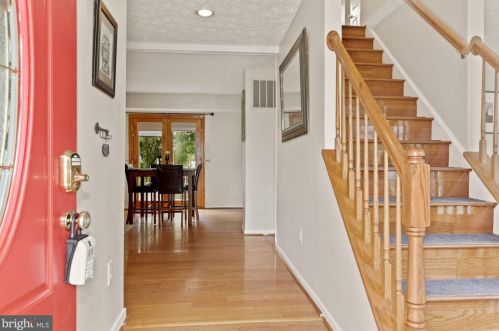9112 Huber Ct, Springfield, VA 22015-3524