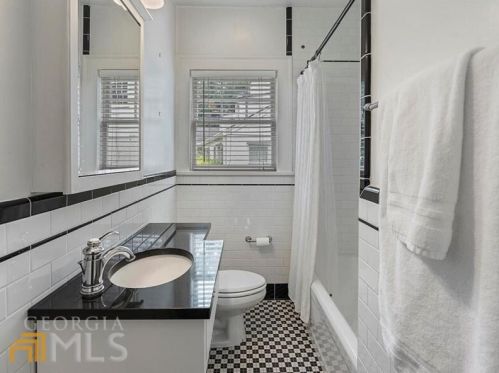 2859 Elliott Cir, Atlanta GA  30305-2726 exterior