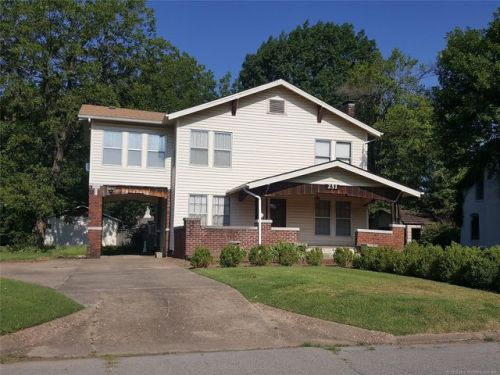 251 28th St, Muskogee, OK 74401-2706