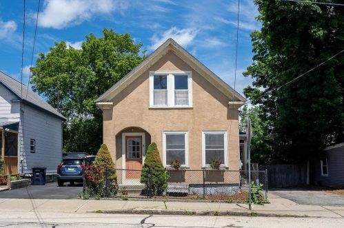 96 Temple St, Nashua, NH 03060-3520