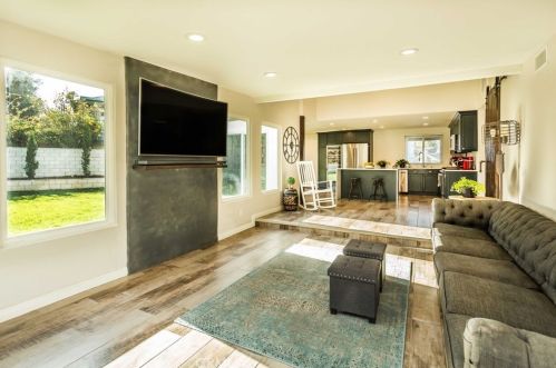 4446 Addington Dr, Anaheim CA  92807-2904 exterior