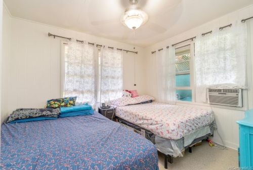 729 Ekela Ave, Honolulu HI 96816-1191 exterior