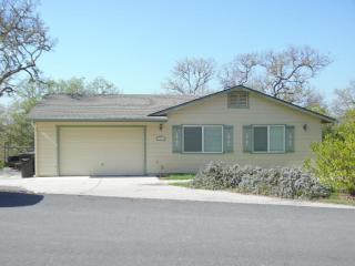 2343 Lakeview Dr, Lake Nacimiento, CA 93426-9625