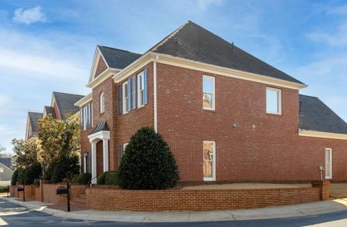 1493 Herndon Ln, Marietta, GA 30062-2057