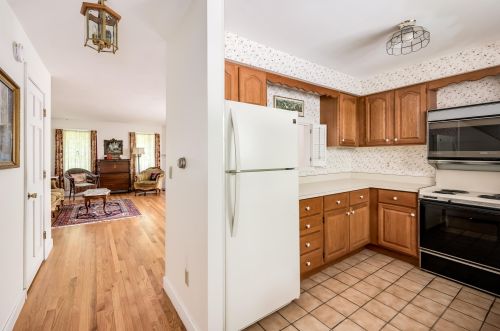 14 Swaan Dr, Lee, NH 03861-6606