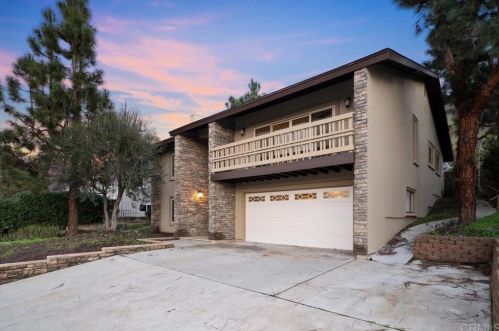 31241 Old River Rd, Bonsall, CA 92003-5106
