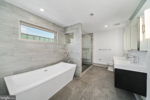 1344 19 St, Philadelphia PA  19146-4665 exterior