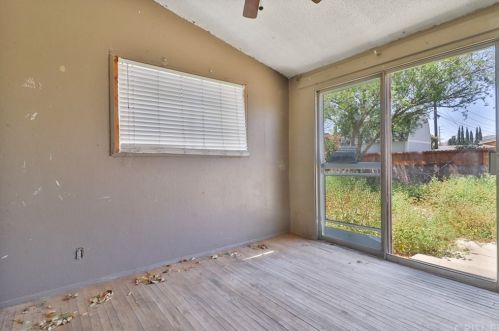 1020 Dennis Ave, Simi Valley CA  93065-3224 exterior