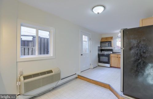 235 Walnut St, Lancaster PA  17602-2342 exterior