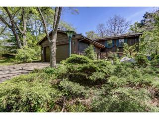 9131 Forest Hills Cir, Minneapolis, MN 55437-1826