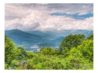 94 Mountain Lily Ridge Dr, Swannanoa, NC 28778