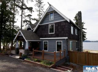 377 Hardwick Rd, Diamond Point, WA 98382-9612