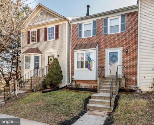 1079 Smartts Ln, Leesburg, VA 20176-4820