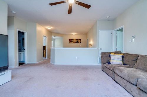 132 Trinity Dr, Uhland TX 78640-4330 exterior