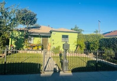 126 Magnolia Ct, Compton, CA 90220-1910