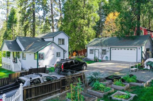 10433 Walker Dr, Grass Valley, CA 95945-6020
