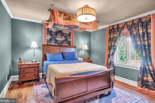 145 Winding Way, Tavistock NJ 08033-3642 exterior