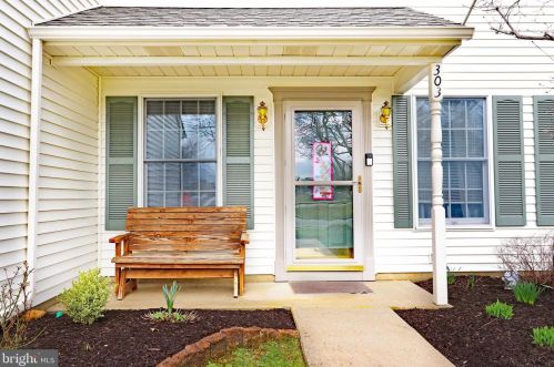 303 New Castle Ln, Auburn, NJ 08085-1466