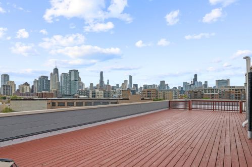 1317 Larrabee St, Chicago IL  60610-1745 exterior