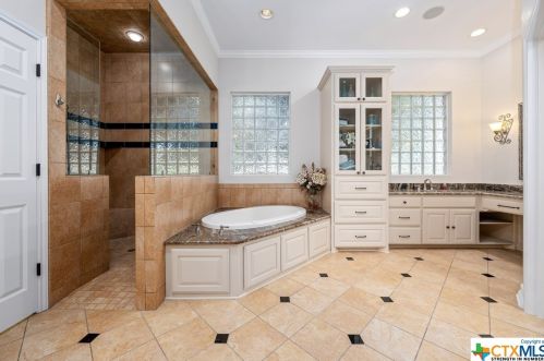 908 Cres Dr, Morgans Point TX 76513-6722 exterior