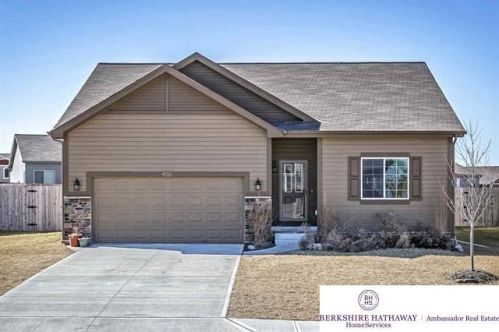 13718 44th St, Bellevue, NE 68123-6259