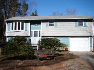 80 Clarke Rd, Coventry, RI 02816-7966