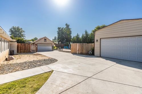 10080 Victoria Ave, Riverside CA  92503-6146 exterior