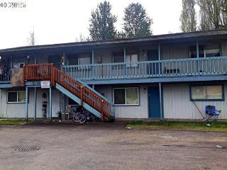 520 42nd St, Springfield OR  97478-6687 exterior