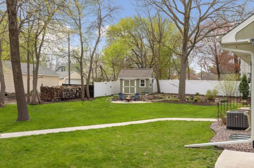 1372 Hazel St, Saint Paul MN  55119-4507 exterior