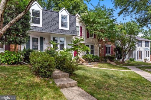 6590 Forest Dew Ct, Springfield, VA 22152-2162