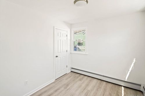 27 Hawthorne Dr, Norwalk CT  06851-4113 exterior