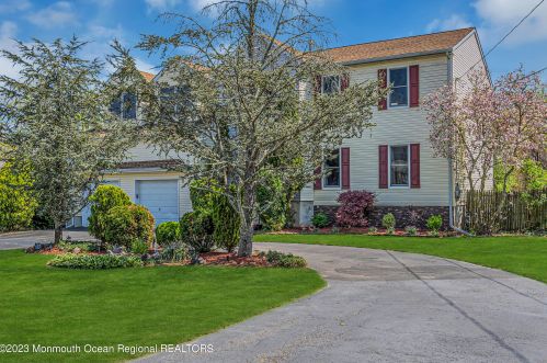 1013 Woodlane Rd, Jackson Twp, NJ 08527-1555