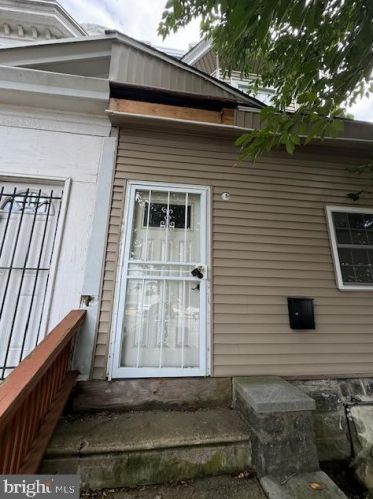 129 63rd St, Philadelphia PA 19142-2303 exterior