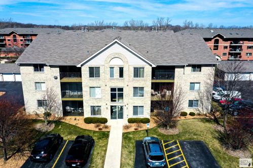 6840 Ridge Point Dr, Oak Forest, IL 60452-1472