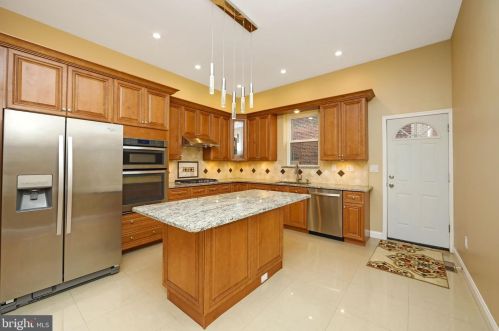 790 23rd St, Philadelphia PA  19130-2618 exterior