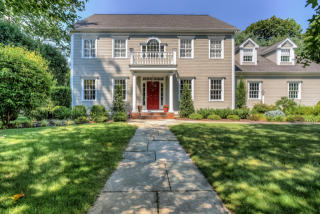 2 Mccrea Ln, Tokeneke, CT 06820-5902
