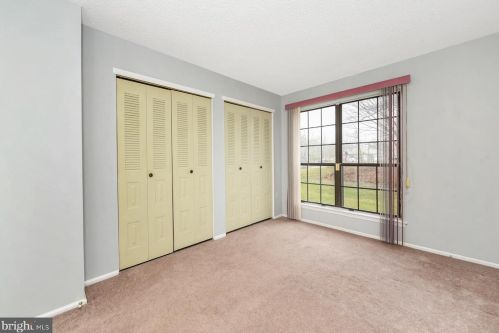 6 Voscek Ct, Trenton NJ 08648-2648 exterior