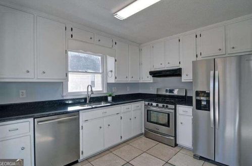 1192 Mountain Springs Dr, Kennesaw GA  30144-5611 exterior