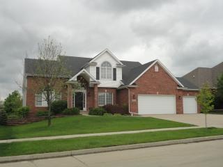 2803 Hubbard Dr, Bloomington, IL 61704-9096