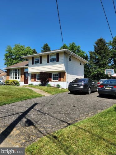 113 Hollyoke Rd, Somerdale, NJ 08083-2619