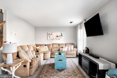 23 Berkeley Ct, Charles Town WV  25414-4221 exterior