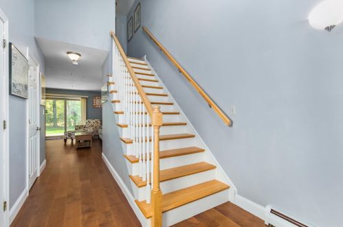 15 Tideview Dr, Dover, NH 03820-4575