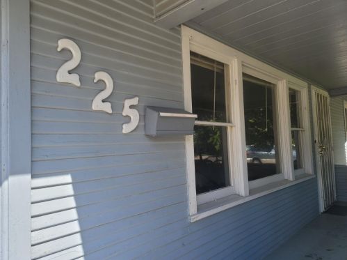 225 San Juan Dr, Modesto, CA 95354-2933
