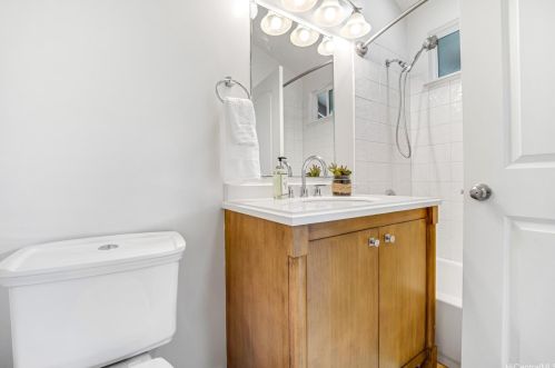 1091 Kalapaki St, Honolulu HI  96825-2710 exterior